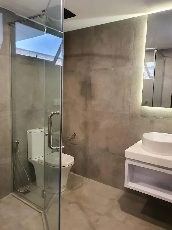 Luxurious Georgetown Townhouse In Core Zone George Town